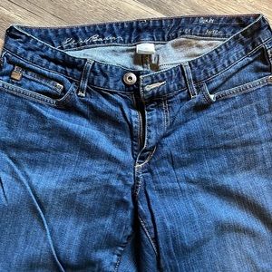 EDDIE BAUER CURVY JEANS. SIZE 10. Boot cut.